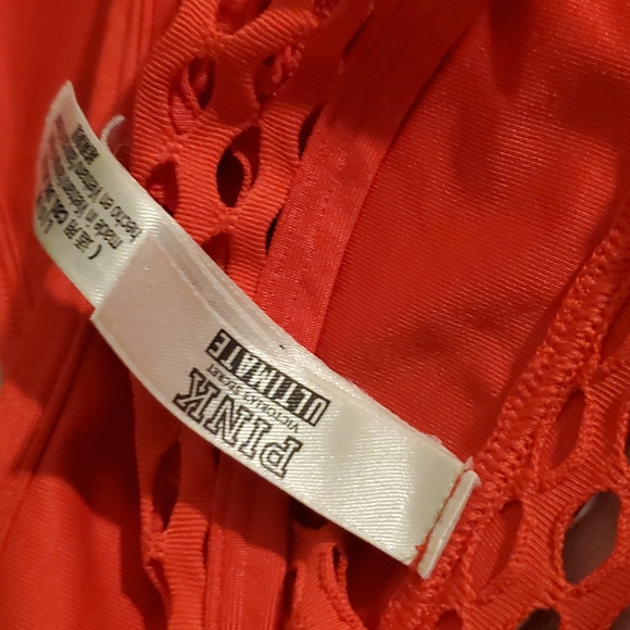 VS PINK Ultimate Sports Bra - Picture 5 of 6